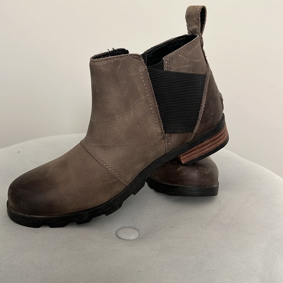 SOREL Women's size 7 Emelie ankle Chelsea Waterproof Boots Green NOWT - Picture 4 of 4